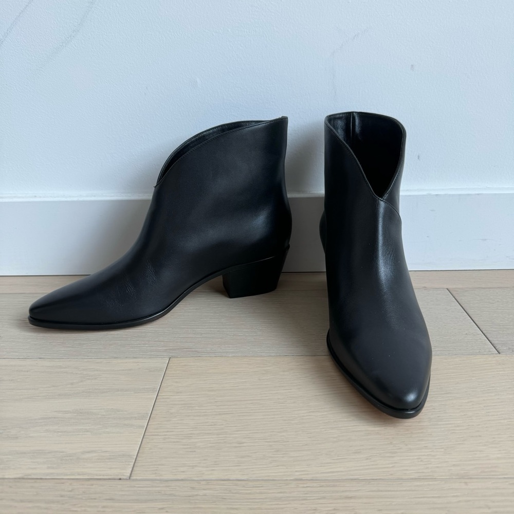 NEIL J RODGERS - WESTMOUNT BOOTS